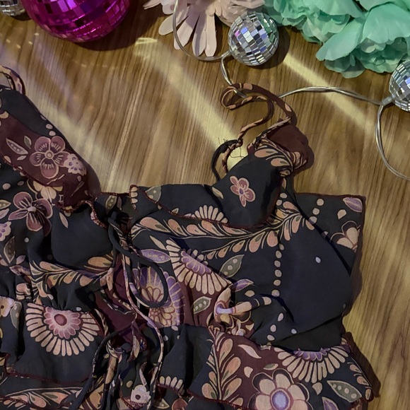 Floral Ruffle Romper - Picture 4 of 7